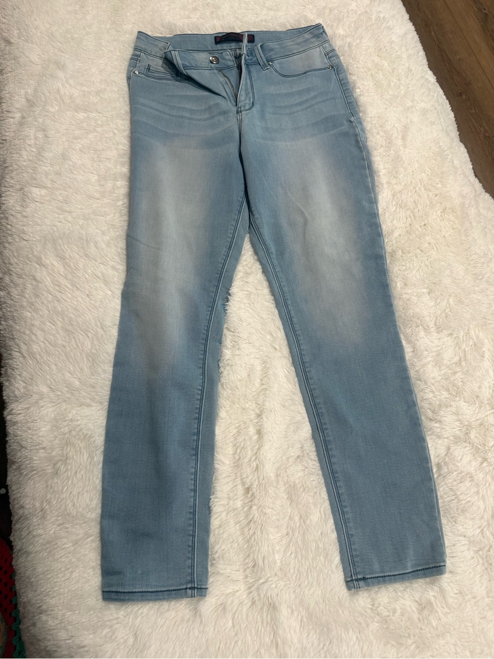 2 Pairs No Boundaries Jeans - Skinny + Capri - Women’s Size 9